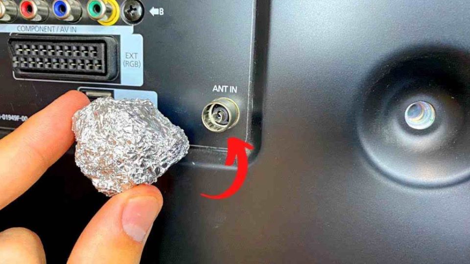 Papel de aluminio y televisión, lo que sucederá después es impredecible: tal vez no te lo esperes